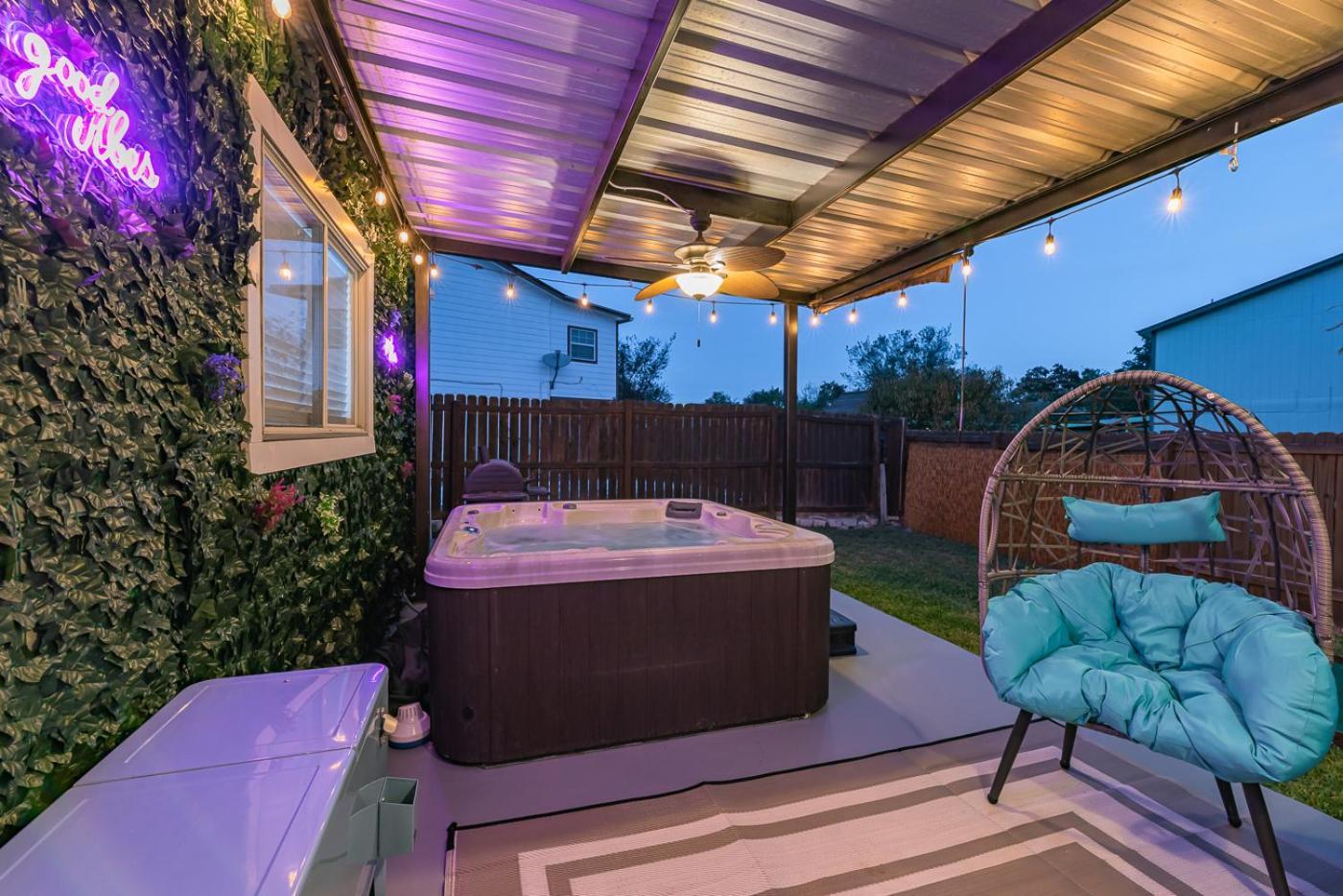 Gameroom, Bbq & Hot-Tub By Lackland & Seaworld サンアントニオ エクステリア 写真
