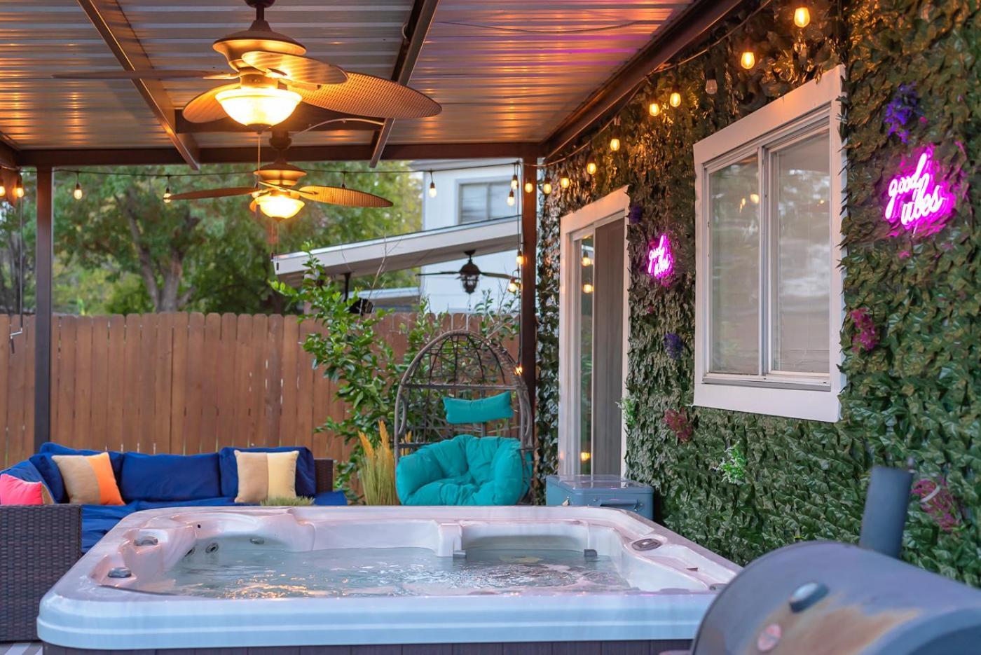 Gameroom, Bbq & Hot-Tub By Lackland & Seaworld サンアントニオ エクステリア 写真