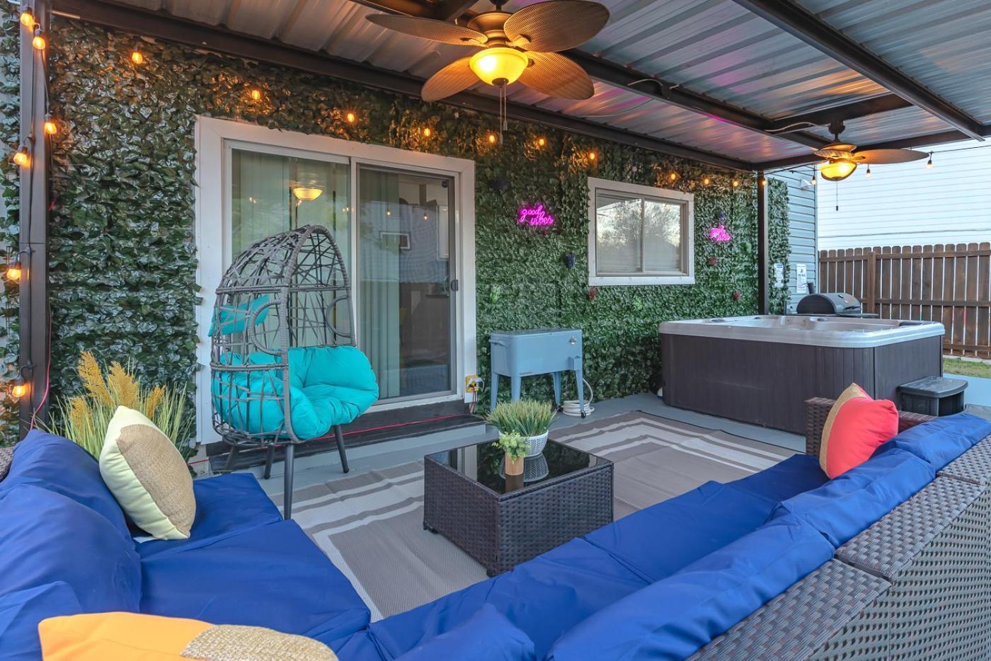 Gameroom, Bbq & Hot-Tub By Lackland & Seaworld サンアントニオ エクステリア 写真