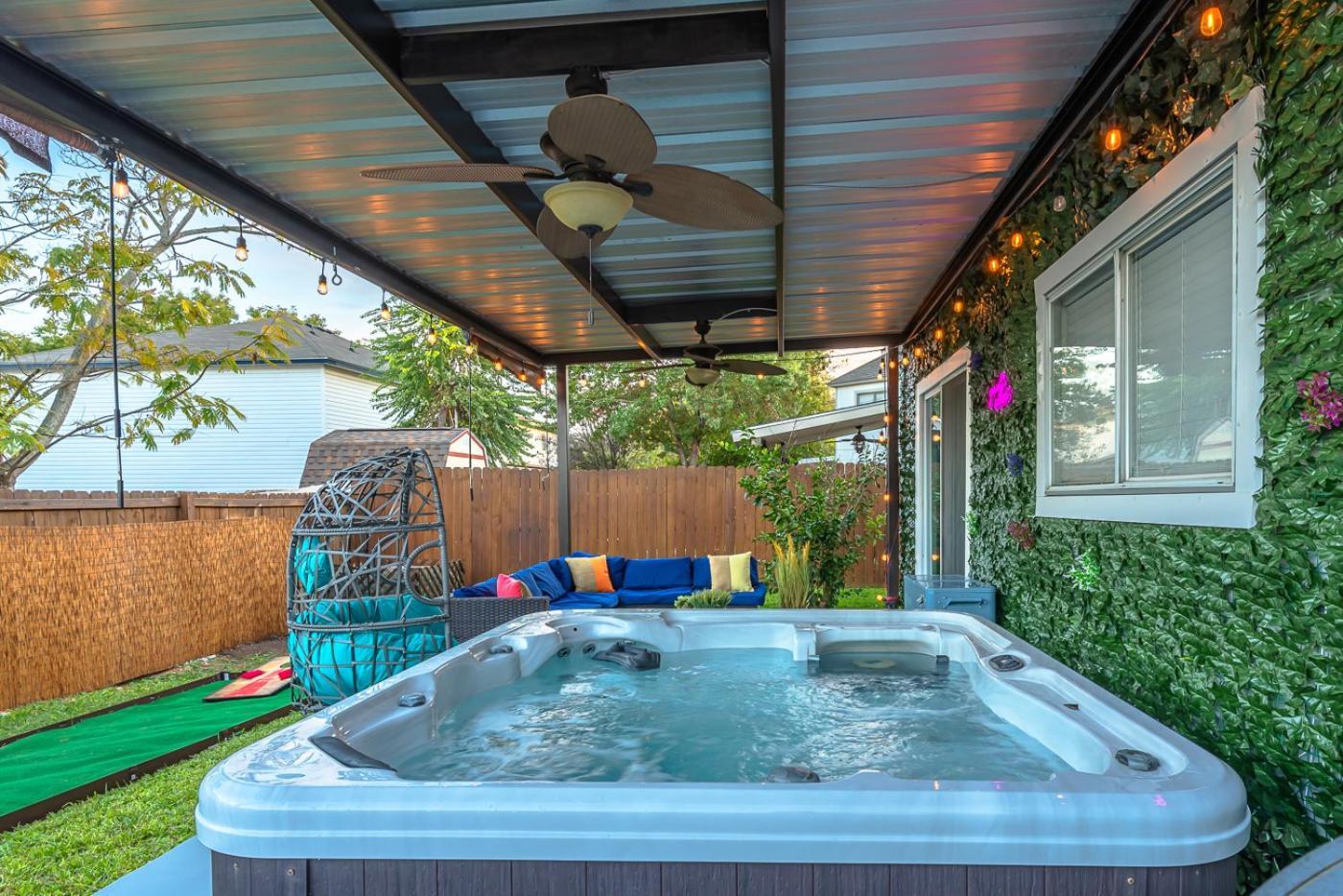Gameroom, Bbq & Hot-Tub By Lackland & Seaworld サンアントニオ エクステリア 写真