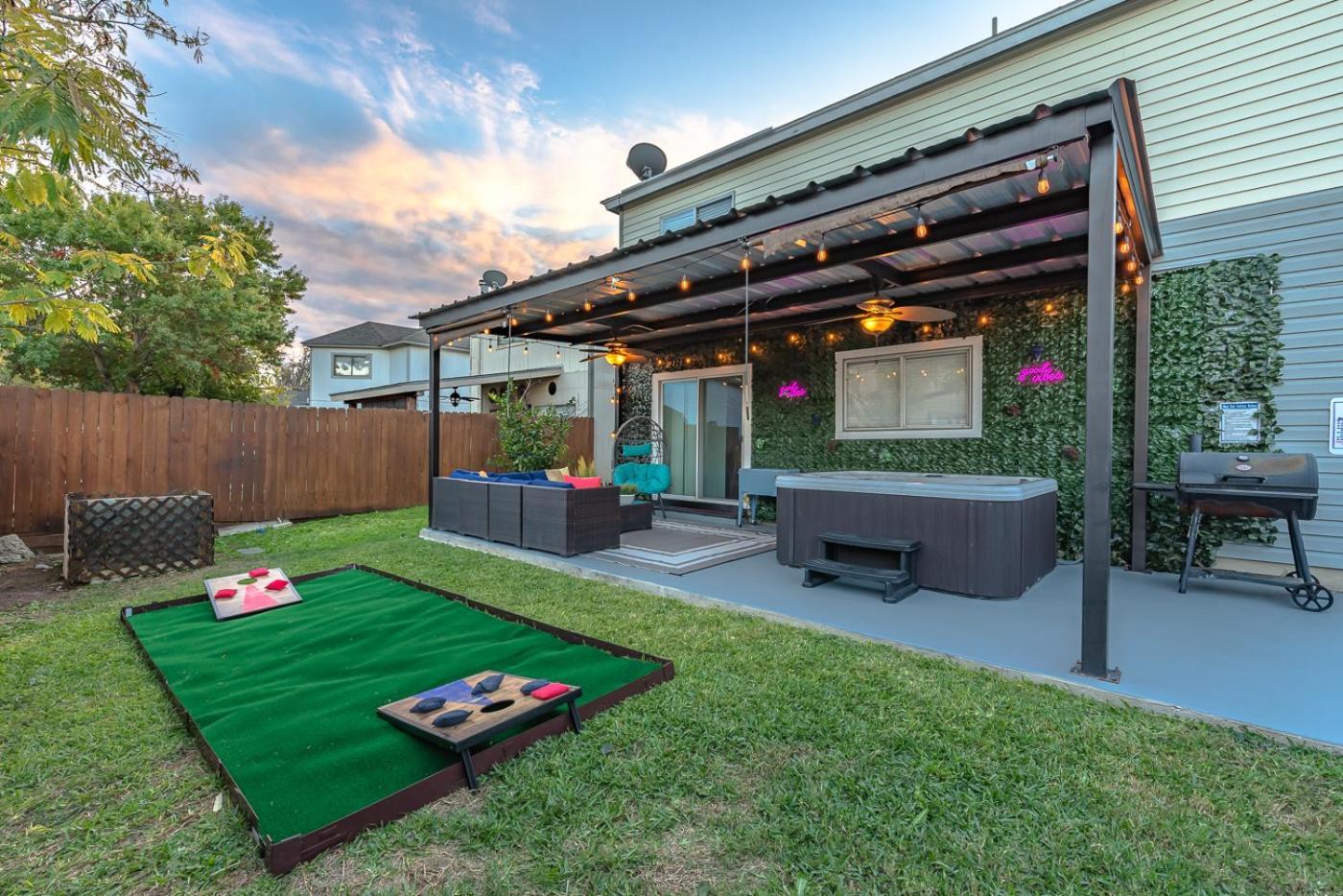 Gameroom, Bbq & Hot-Tub By Lackland & Seaworld サンアントニオ エクステリア 写真