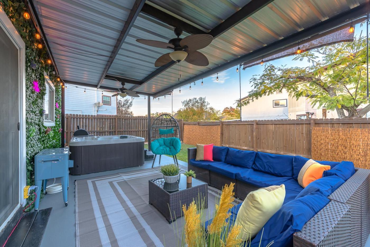 Gameroom, Bbq & Hot-Tub By Lackland & Seaworld サンアントニオ エクステリア 写真